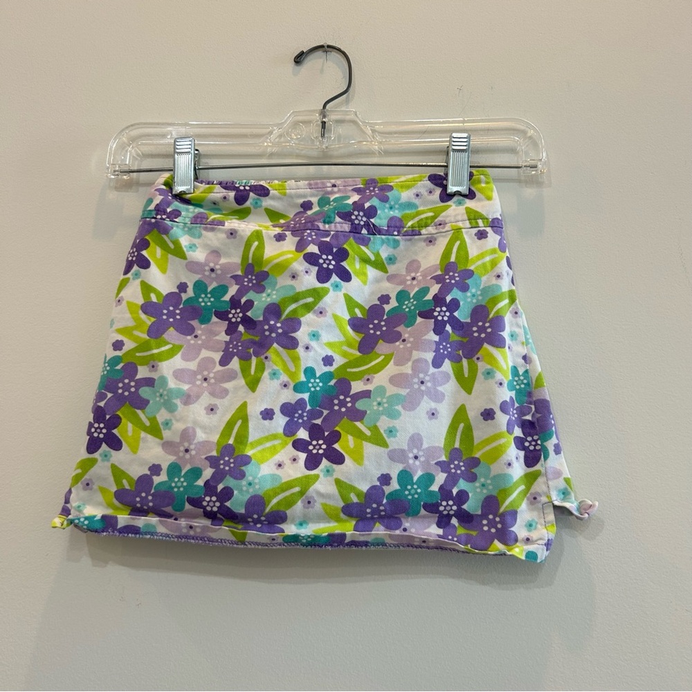 Girls floral skirt. Size youth small.